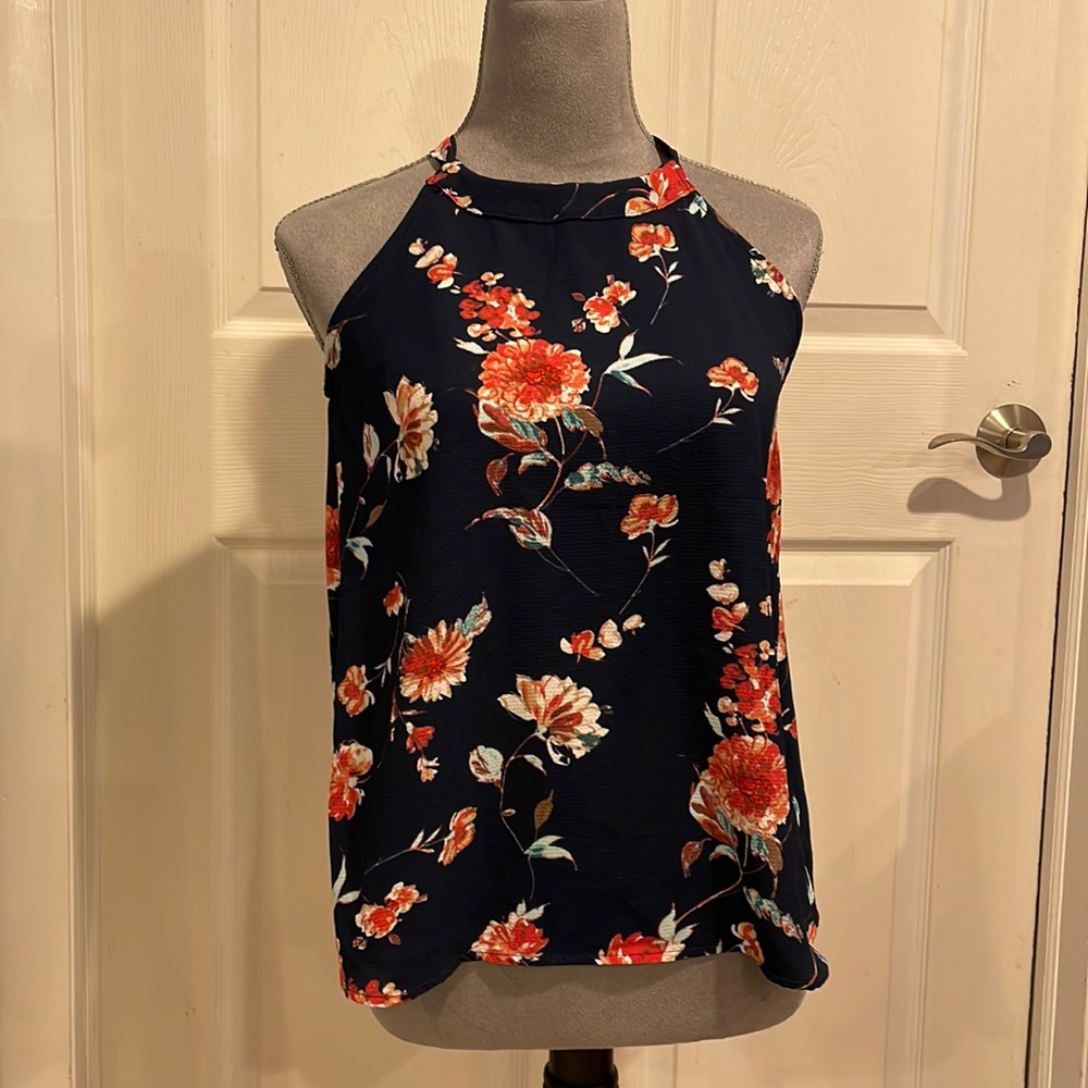 Halter tie tank